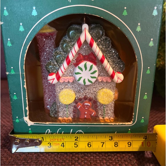 Vintage Hallmark lighted ornament, sugarplum cottage, 1984 - Picture 2 of 6